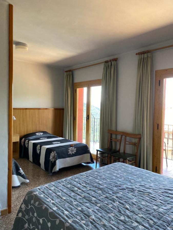 קסטלאר דה נוג Hostal Alt Llobregat מראה חיצוני תמונה